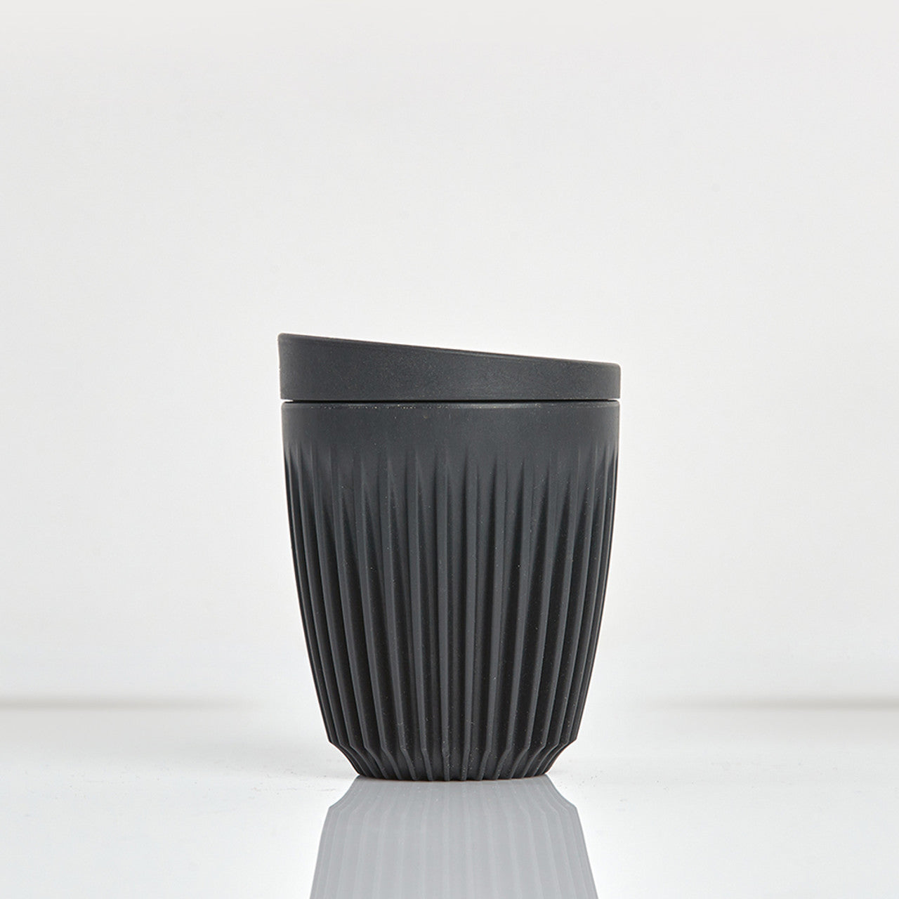 Huskee Cup Medium met Deksel Zwart