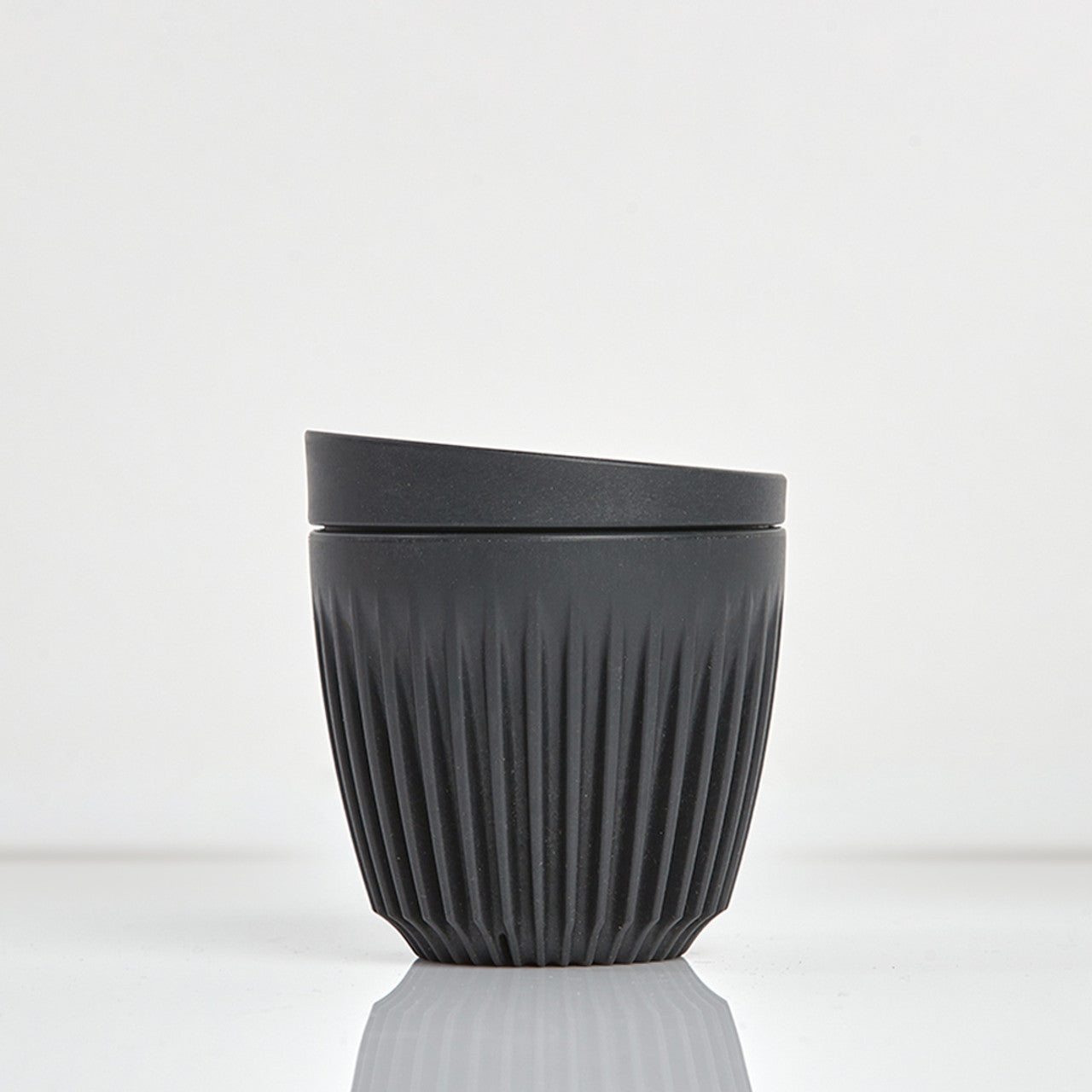 Huskee Cup Small met Deksel Zwart