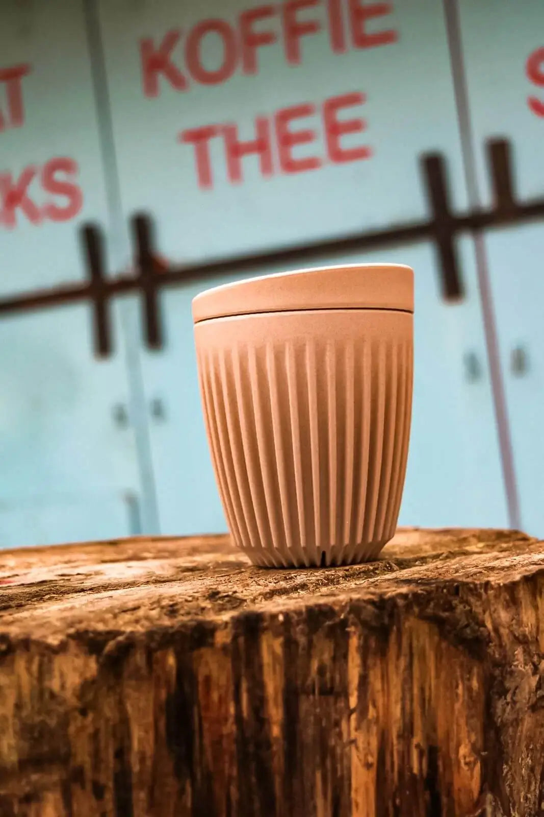 GoCup koffiebeker op hout